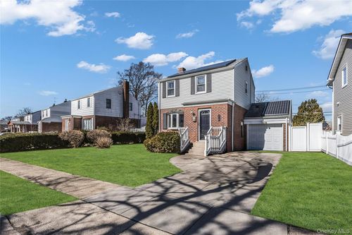 36 Amethyst St, Elmont, NY, 11003-3602 | Card Image
