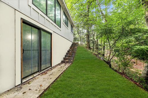 136 Roaring Brook Rd, Chappaqua, NY, 10514-1707 | Card Image