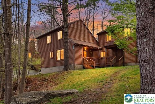 227 Sedburgh Ct, Bushkill, PA, 18324-8608 | Card Image