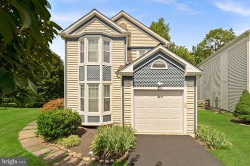 21 Glengyle Ln, STERLING, VA, 20165-5738 | Card Image