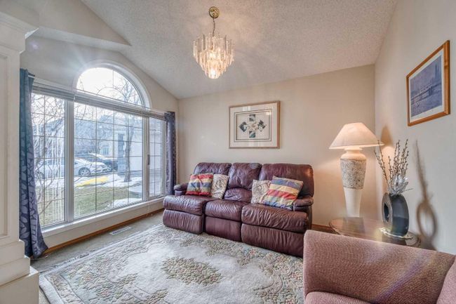 128 Coral Shores Cape Ne, Home with 7 bedrooms, 1 bathrooms and 2 parking in Calgary AB | Image 5