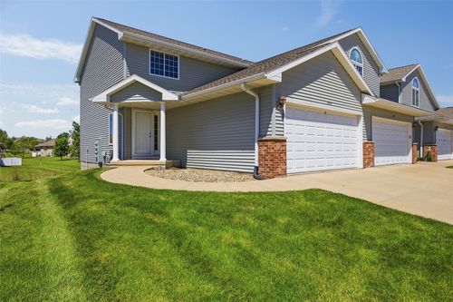 2605 Greenway Ct, Marion, IA, 52302-4721 | Card Image