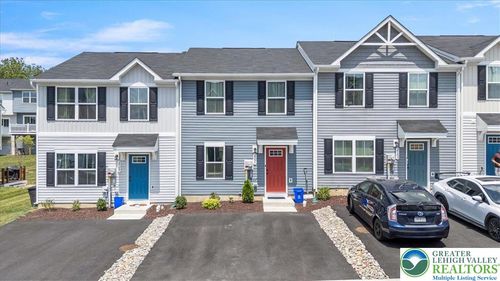2105 Cross Country Rd, Northampton, PA, 18067-8724 | Card Image