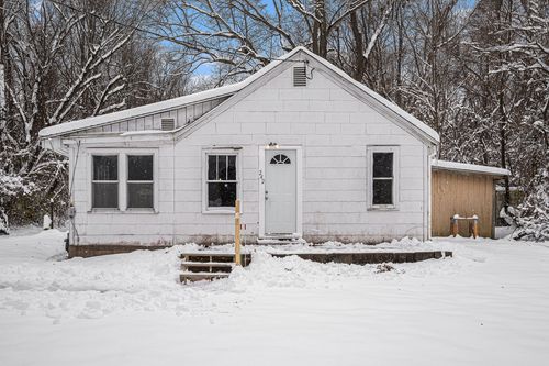 242 Higgins St, Niles, MI, 49120-4103 | Card Image