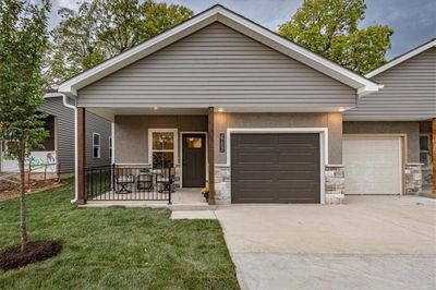 5830 Hunter Court, Townhouse with 2 bedrooms, 2 bathrooms and null parking in Raytown MO | Image 2