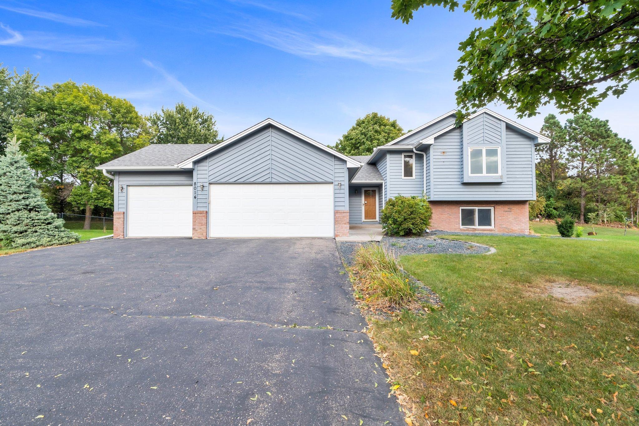 Berkshire Ln, Maple Grove, MN 55311