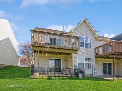 11 Sierra Court, Townhouse with 3 bedrooms, 2 bathrooms and 2 parking in Lake In The Hills IL | Image 1