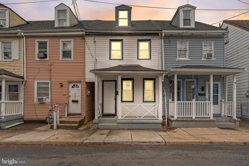 212 York St, BURLINGTON, NJ, 08016-1512 | Card Image