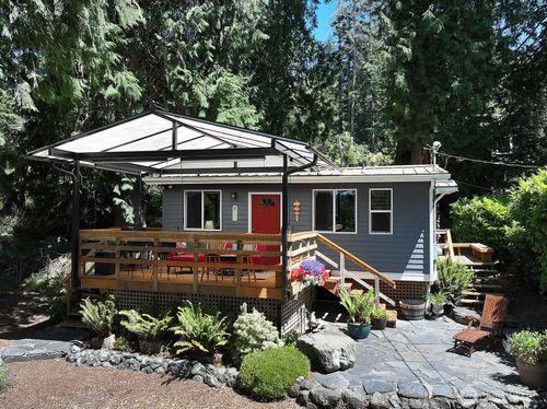 4225 Beach Dr, Freeland, WA, 98249-9439 | Card Image