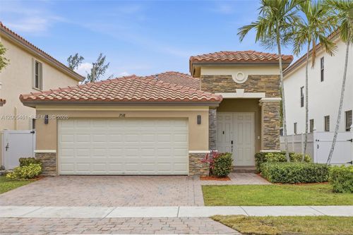3518 W 86th Ter, Hialeah, FL, 33018-1896 | Card Image