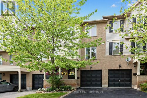6 Mcgonigal Lane, Ajax, ON, L1T4G9 | Card Image