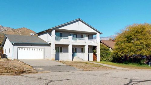 5 Shadowglen Way, Wofford Heights, CA, 93285-9573 | Card Image