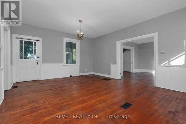 7281 9 Th Line, House other with 4 bedrooms, 2 bathrooms and 10 parking in Thornton ON | Image 11