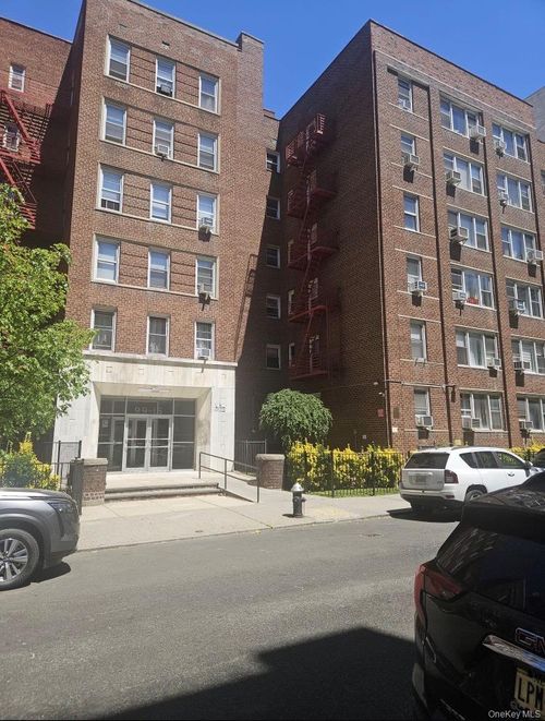2b-99-15 66 Avenue, New York, NY, 11374 | Card Image