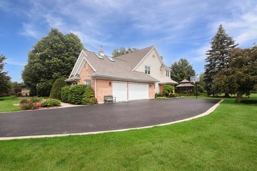 37 River Ridge Dr, Sleepy Hollow, IL, 60118-3121 | Card Image