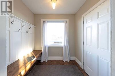 4723 50 St, House other with 2 bedrooms, 1 bathrooms and 4 parking in Lloydminster SK | Image 2