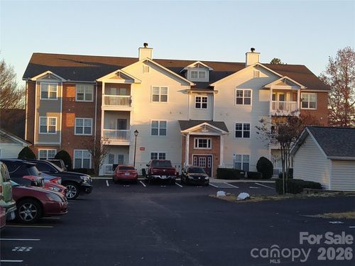 10518-10518 Hill Point Ct, Charlotte, NC, 28262-2655 | Card Image