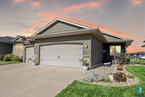 8212 W 51st St, Sioux Falls, SD, 57106-7861 | Card Image