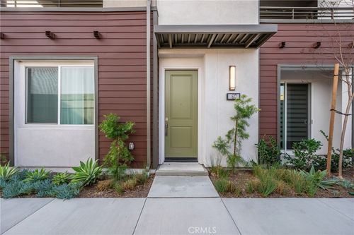637 S Lyon St, Santa Ana, CA, 92705 | Card Image