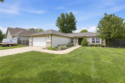 218 Hillside Dr, Baldwin City, KS, 66006-7000 | Card Image
