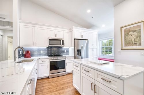 2108-28076 Cavendish Ct, BONITA SPRINGS, FL, 34135-2446 | Card Image