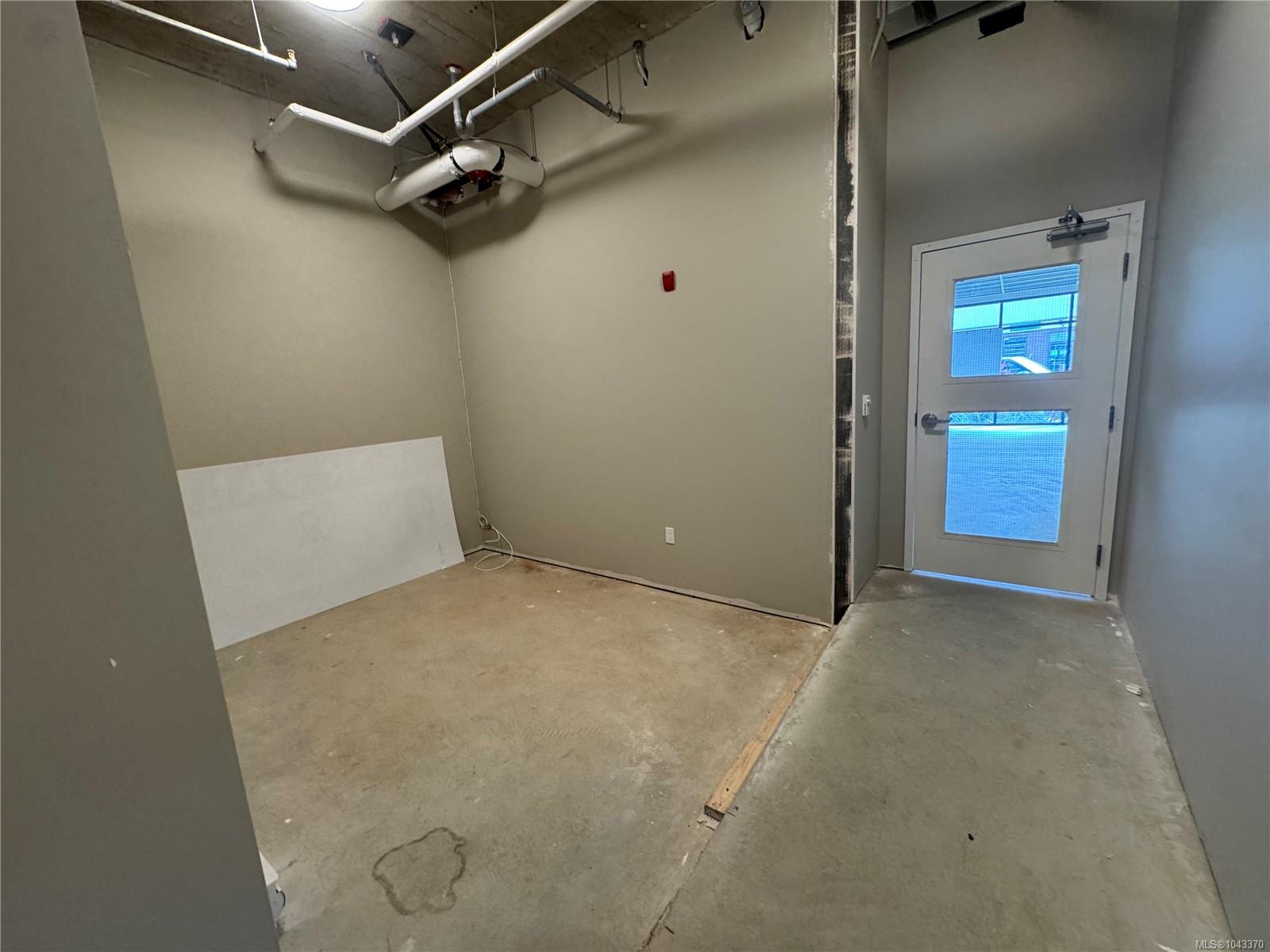 Commercial Lease in Parksville 3