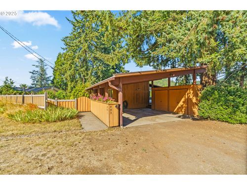 883 S 57th St, Springfield, OR, 97478-5467 | Card Image
