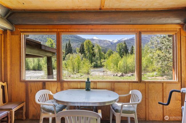 Screened in front porch | Image 11