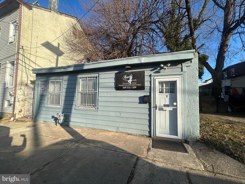 2 Oakland St, Trenton, NJ, 08618-3506 | Card Image