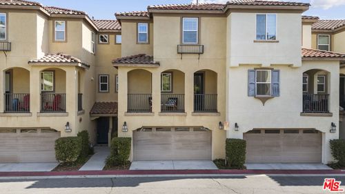 22157 Barrington Way, Santa Clarita, CA, 91350-5742 | Card Image