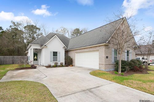 16104 Blackstone Dr, Pride, LA, 70770-2212 | Card Image