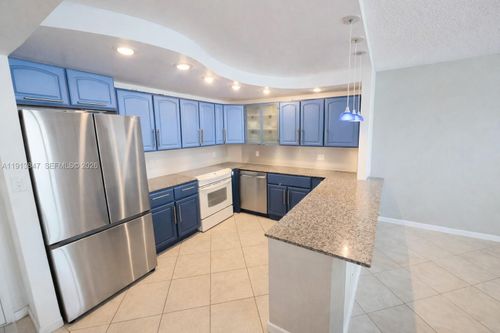 818-3800 S Ocean Dr, Hollywood, FL, 33019-2919 | Card Image