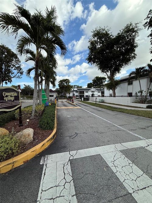 208-18875 Nw 62nd Ave, Miami Gardens, FL, 33015-5053 | Card Image