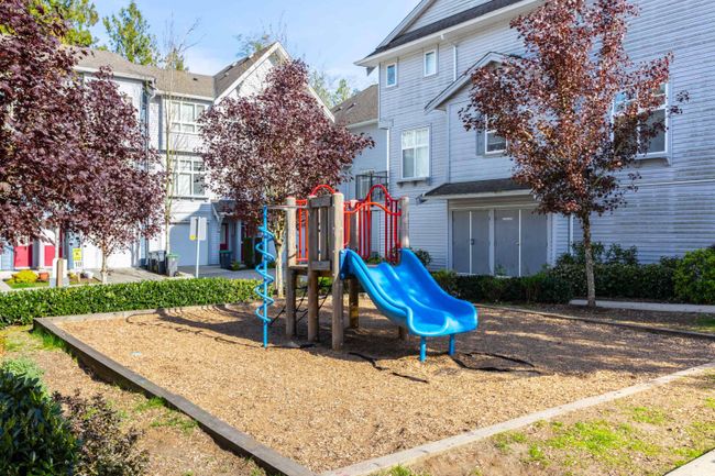 5 - 5858 142 Street, Townhouse with 3 bedrooms, 2 bathrooms and 2 parking in Surrey BC | Image 34