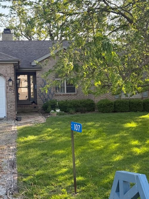 107 Comanche Trl, Loda, IL, 60948-9690 | Card Image