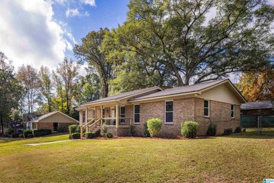 2731 Brenda Circle, House other with 3 bedrooms, 2 bathrooms and null parking in GARDENDALE AL | Image 2