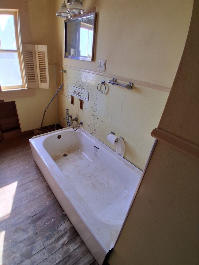 208 E 4 Th St, House other with 2 bedrooms, 2 bathrooms and null parking in Coleman TX | Image 18