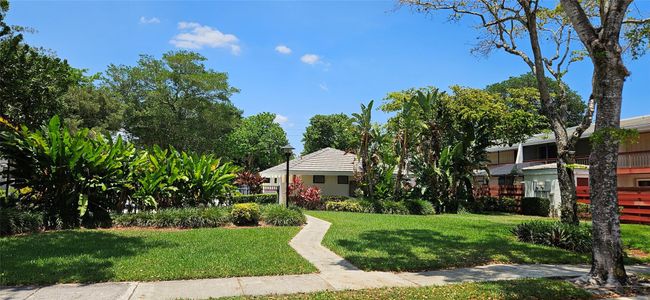 3903 - 3903 Parkside Ln, Townhouse with 3 bedrooms, 2 bathrooms and null parking in Hollywood FL | Image 30