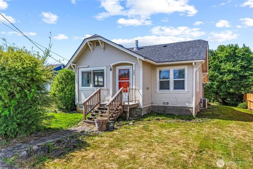 290 S 2nd St, Cathlamet, WA, 98612-3202 | Card Image