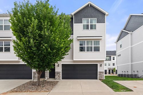 170 Ne 23rd Ln, Ankeny, IA, 50021-6913 | Card Image