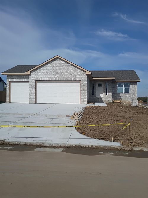 802 W Mourning Dove Ct, Andover, KS, 67002-1110 | Card Image