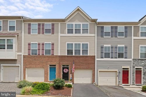 2989-215 Woodstream Cir, STAFFORD, VA, 22556-4670 | Card Image