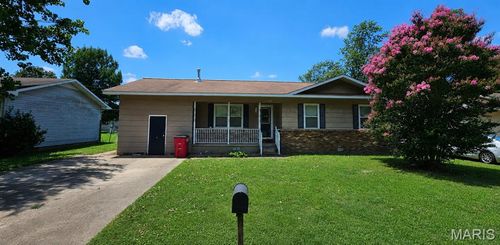 319 Crowe St, Sikeston, MO, 63801-3719 | Card Image