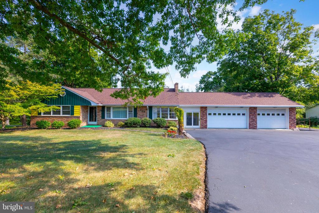 Farmers Ln, Sellersville, PA 18960