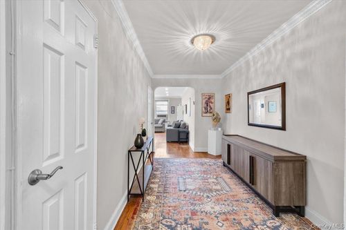 a53-67-66 108th St, Forest Hills, NY, 11375-2993 | Card Image
