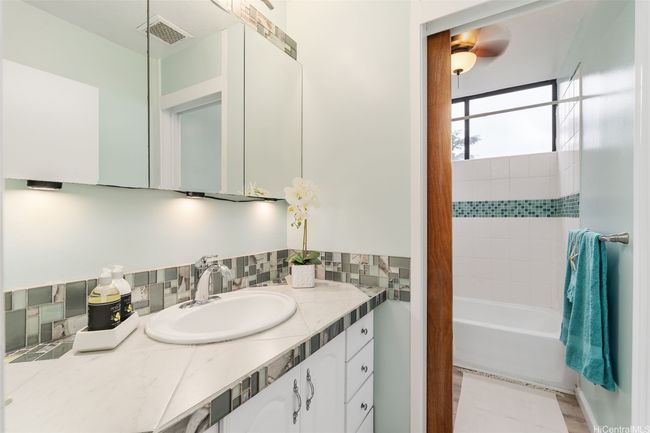 Hall bath | Image 15