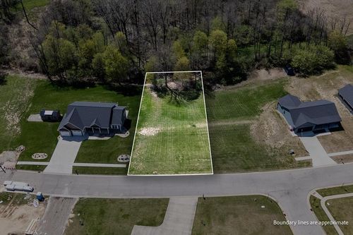 1711 Scarletts Way, Ontario, OH, 44906-0002 | Card Image