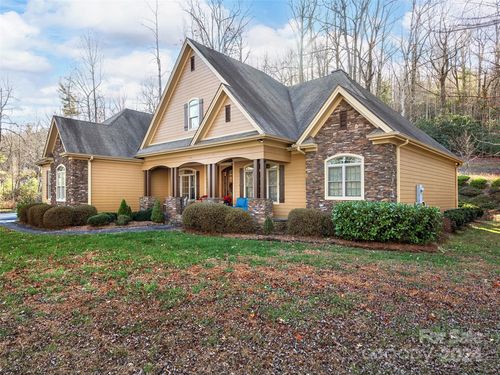 318 Freedom Trail Ct, Zirconia, NC, 28790-7918 | Card Image