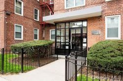 3l-34-10 75th St, Jackson Heights, NY, 11372-1112 | Card Image