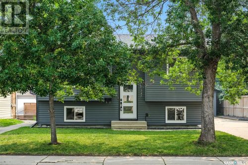 347 Sebestyen Cres, Saskatoon, SK, S7K6W2 | Card Image
